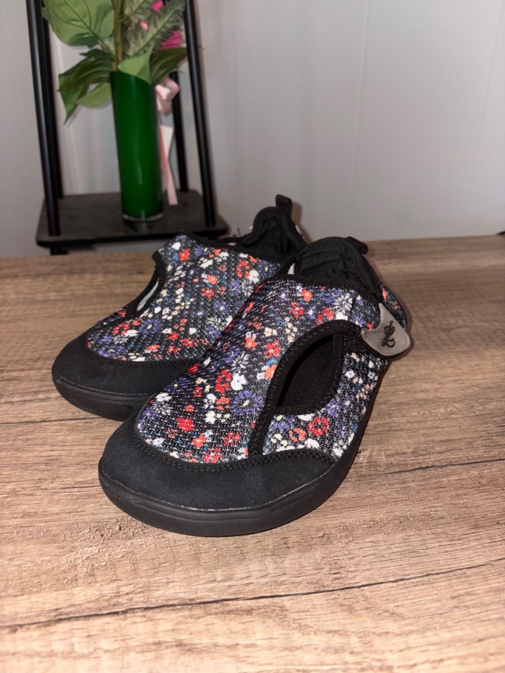 Leisfit Size 10 Women Slippers Wide Width Diabetic Shoes Indoor Outdoor Slippers